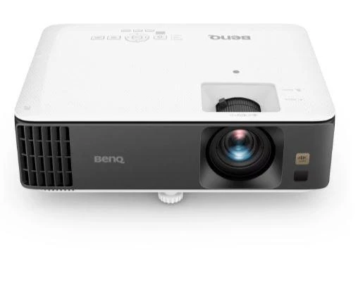 BenQ TK700 Žaidimų projektorius su tikrąja 4K skiriamąja geba, HDR technologija ir 16 ms įvesties delsa atskleidžia tamsias scenas