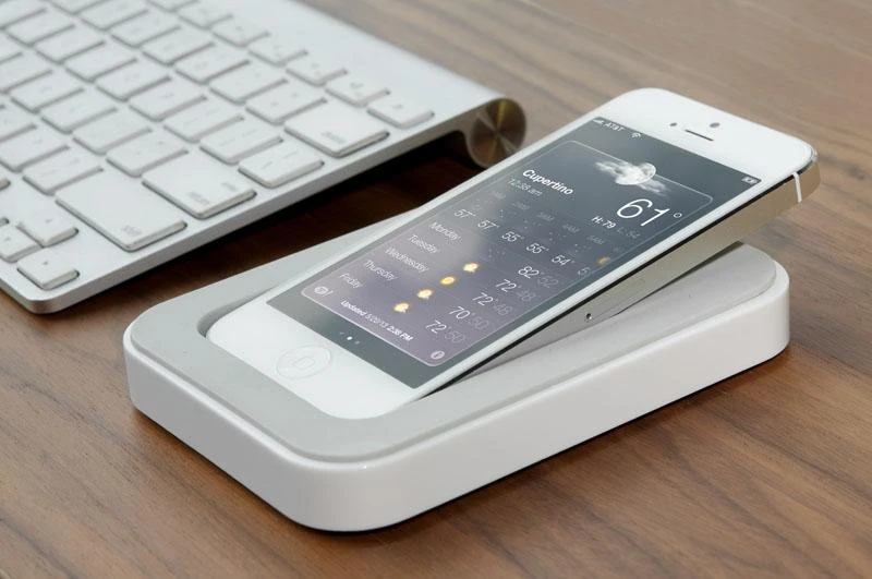 BlueLounge Saidoka darbostalio įkroviklis iPhone 5, 5S Baltas