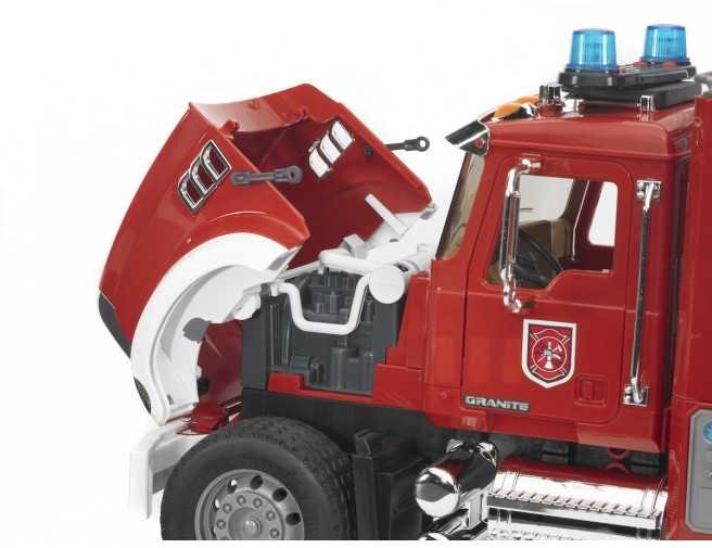 Bruder MACK tuletõrjeauto veepumbaga