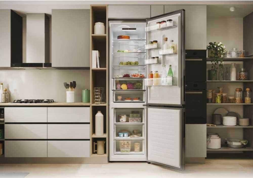 Candy Šaldytuvas | CNCQ2T620EX | Energijos vartojimo efektyvumo klasė E | Laisvai stovintis | Kombinuotas | Aukštis 205 cm | No Frost sistema | Šaldytuvas neto talpa 289 L | Šaldiklis neto talpa 120 L | Ekranas | 38 dB | Nerūdijantis plienas