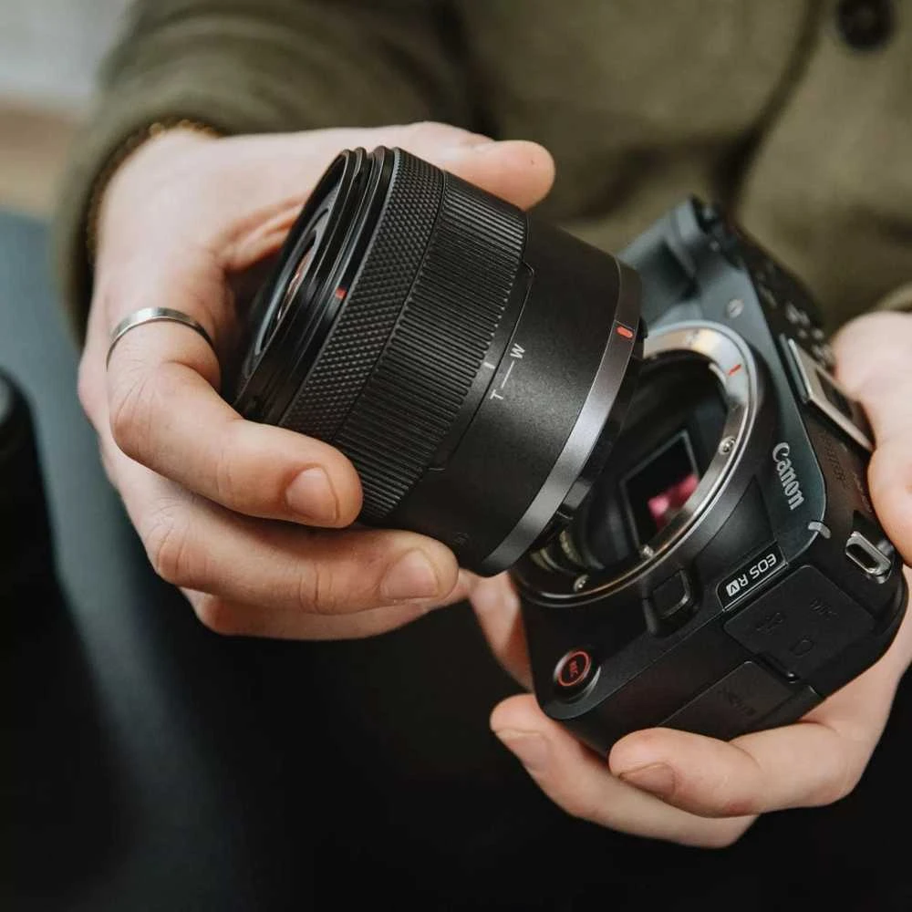 „Canon EOS R50 V“ + RF-S 14-30 mm F4-6.3 IS STM PZ