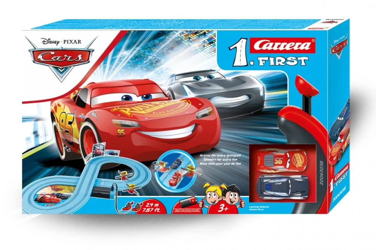 Carrera Pixar automobiliai - galios dvikovos lenktynės