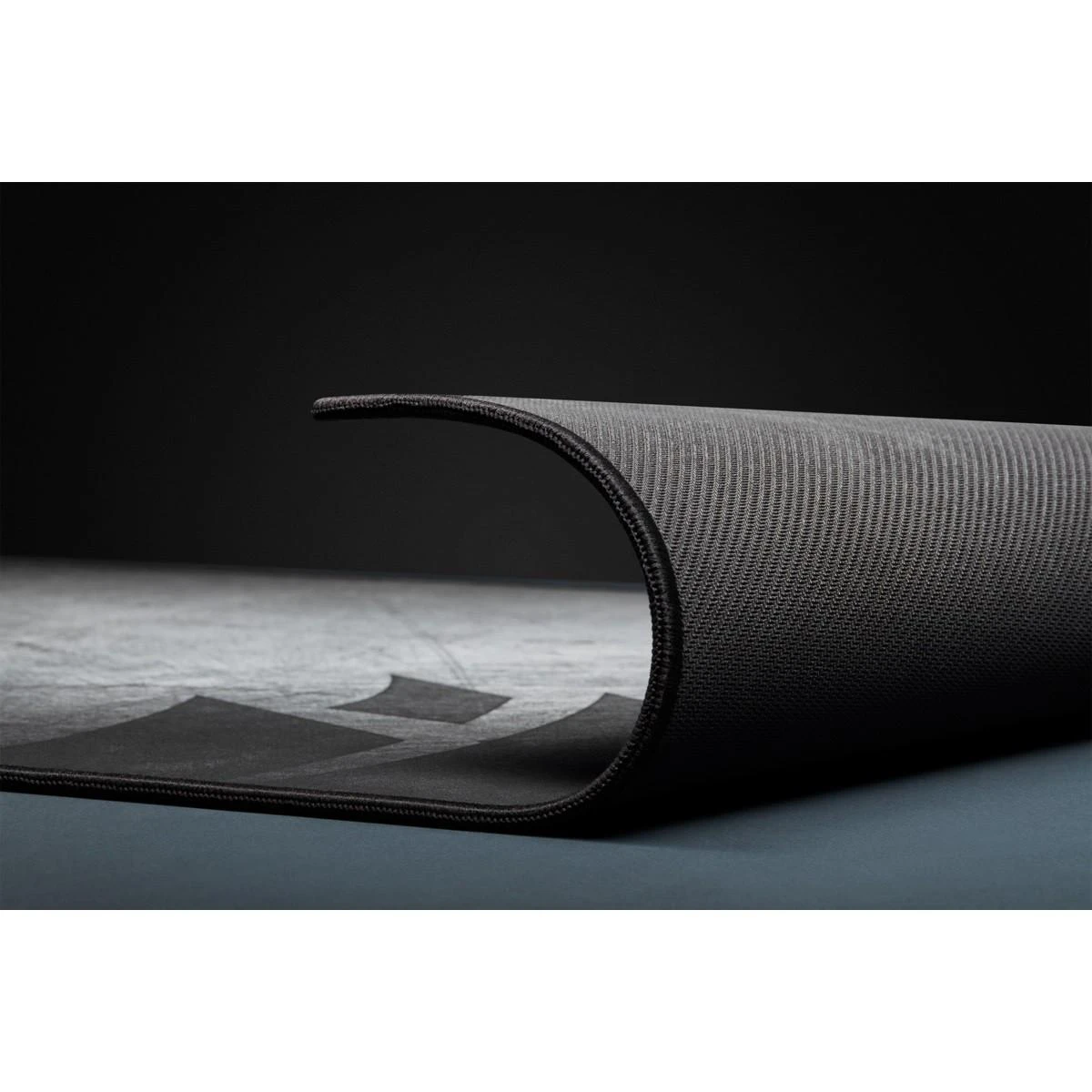 Pelės kilimėlis žaidimams Corsair MM350 PRO Premium Spill-Proof Cloth Gaming Mouse Pad – Extended XL, 930mm x 400mm x 4mm