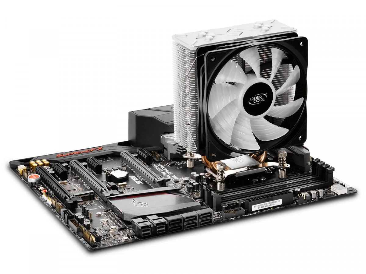 „Deepcool Gammaxx GT“ aušintuvas, 0,5 mm storio pelekai ir 4 šilumos vamzdžiai, 120 mm RGB ventiliatorius, „Intel /115x/1366/20XX“ ir „AMD AM x/FM x“ universalus, „Oro vėsintuvas“, „Intel 150W“, „AMD 140 W“
