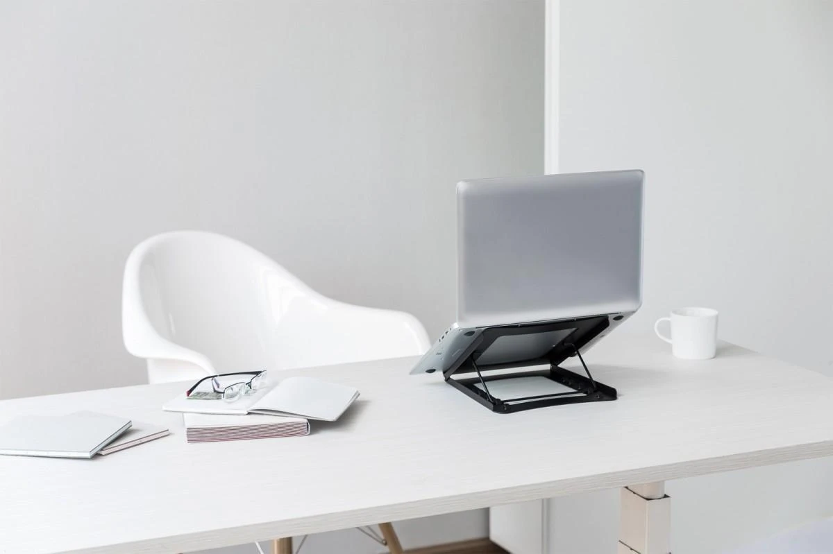 DIGITUS DA-90368 Foldable Steel Nešiojamas kompiuteris/Planšetė from 10 to 15 Stand adjustable juodas