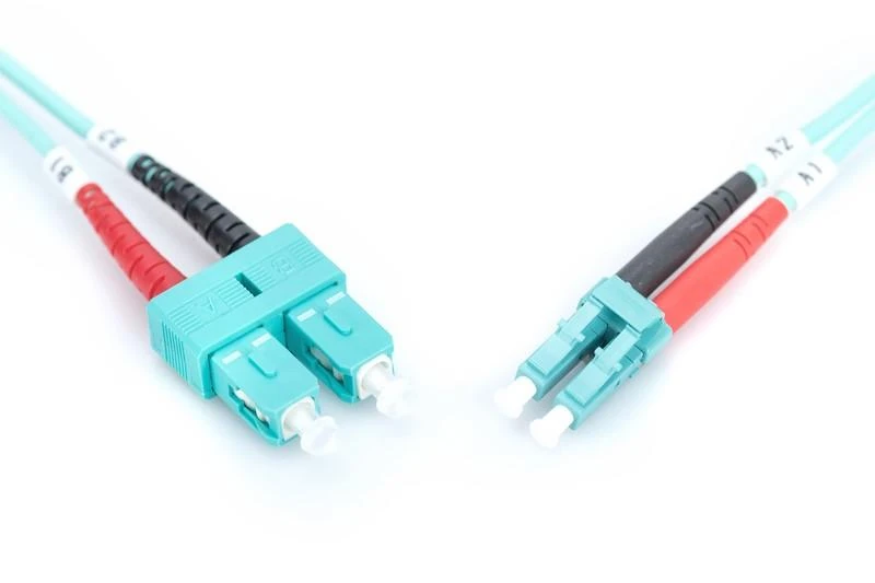 Assmann Electronic „Assmann“ elektroninis DIGITUS šviesolaidinis pataisomasis laidas LC į SC daugiamodis 50/125 m dvipusis ilgis, 1 m klasė OM3