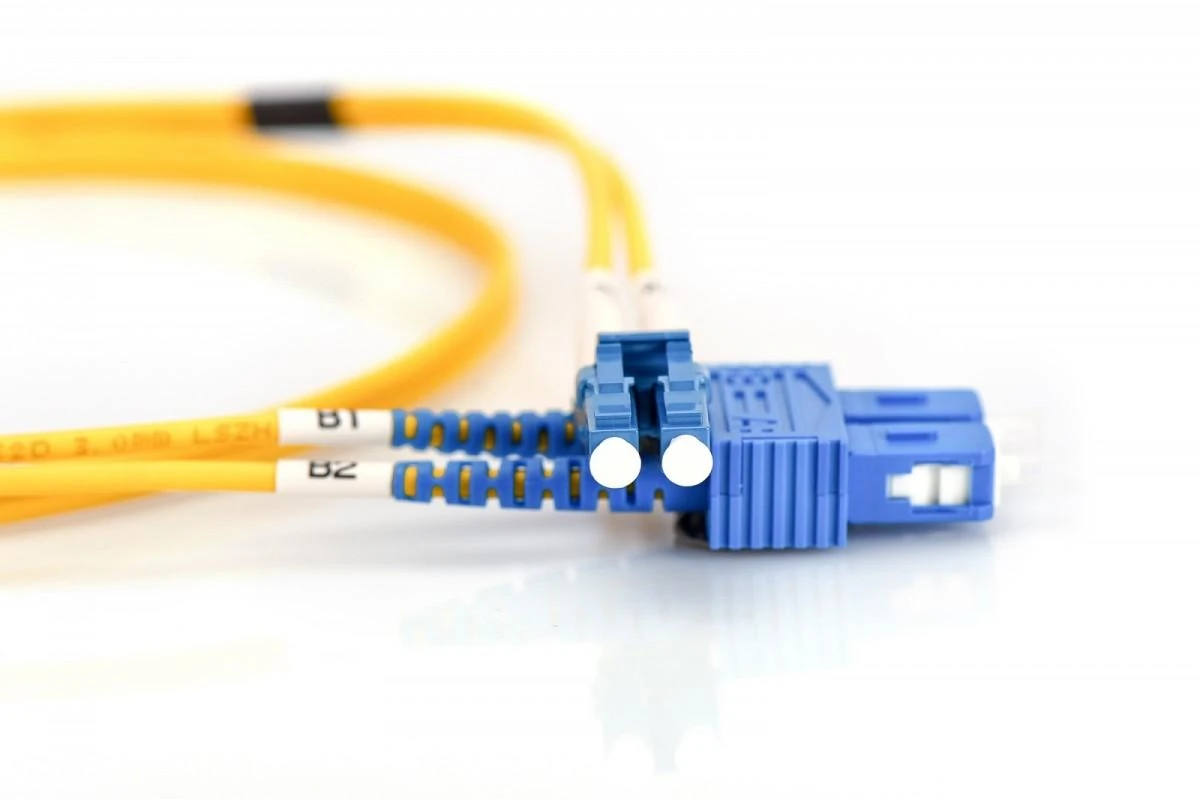 Assmann Electronic DIGITUS LWL patchable LC/SC 09/125um singelmode Duplex be halogenų su protokolu geltona 1m