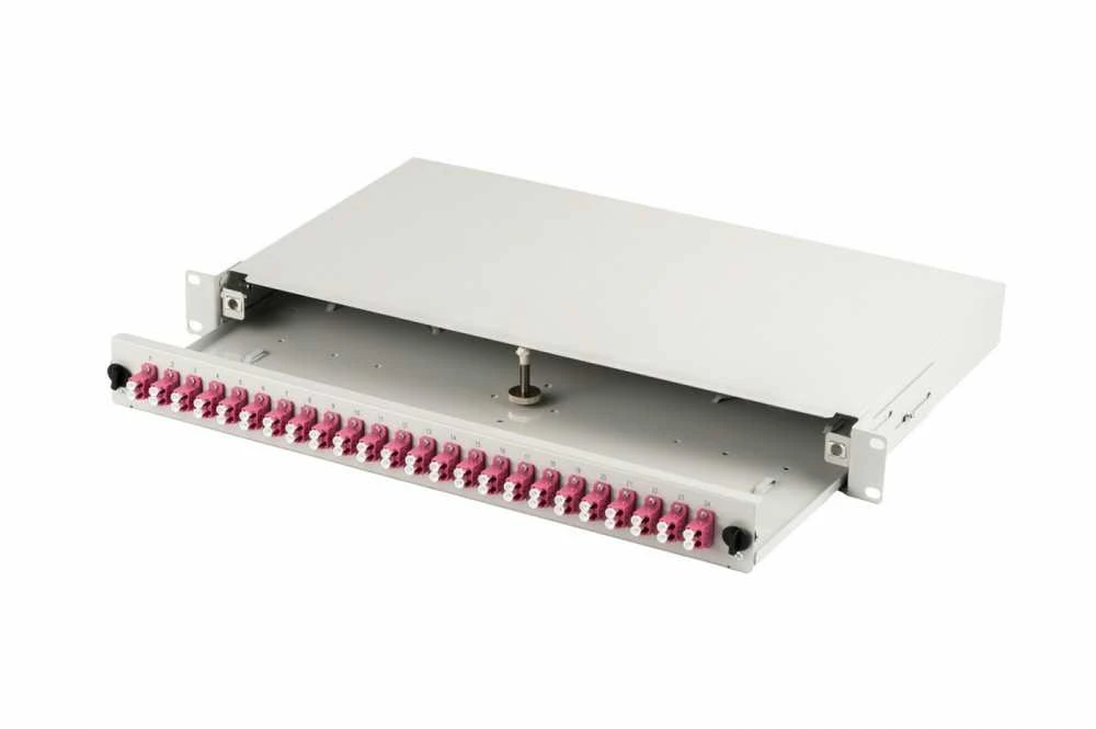 Šviesolaidinė panelė su ištraukiamu mechanizmu