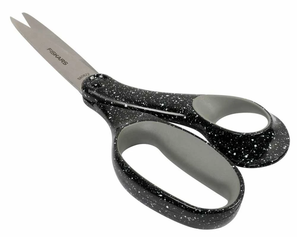 FISKARS ŽIRKLĖS PAAUGLIAMS 20cm JUODOS SU BALTAIS TAŠKELIAIS