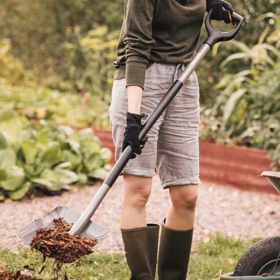 Fiskars Kastuvas 1320 mm rankena d ergo(1066712,1001579,fs132400,f1025376)