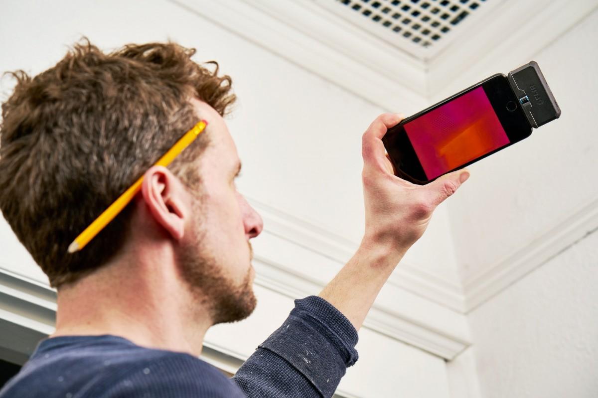FLIR ONE PRO iOS - termo kamera iOS telefonams