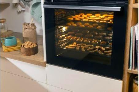 Įmontuojama orkaite Gorenje BPS6747A06X, su pirolize