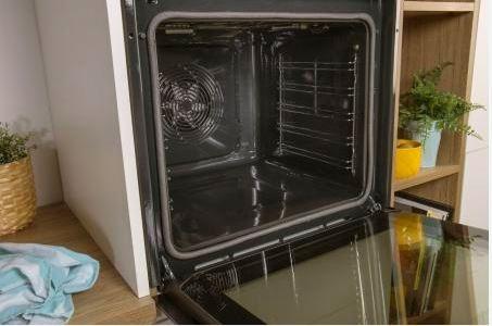 Įmontuojama orkaite Gorenje BPS6747A06X, su pirolize