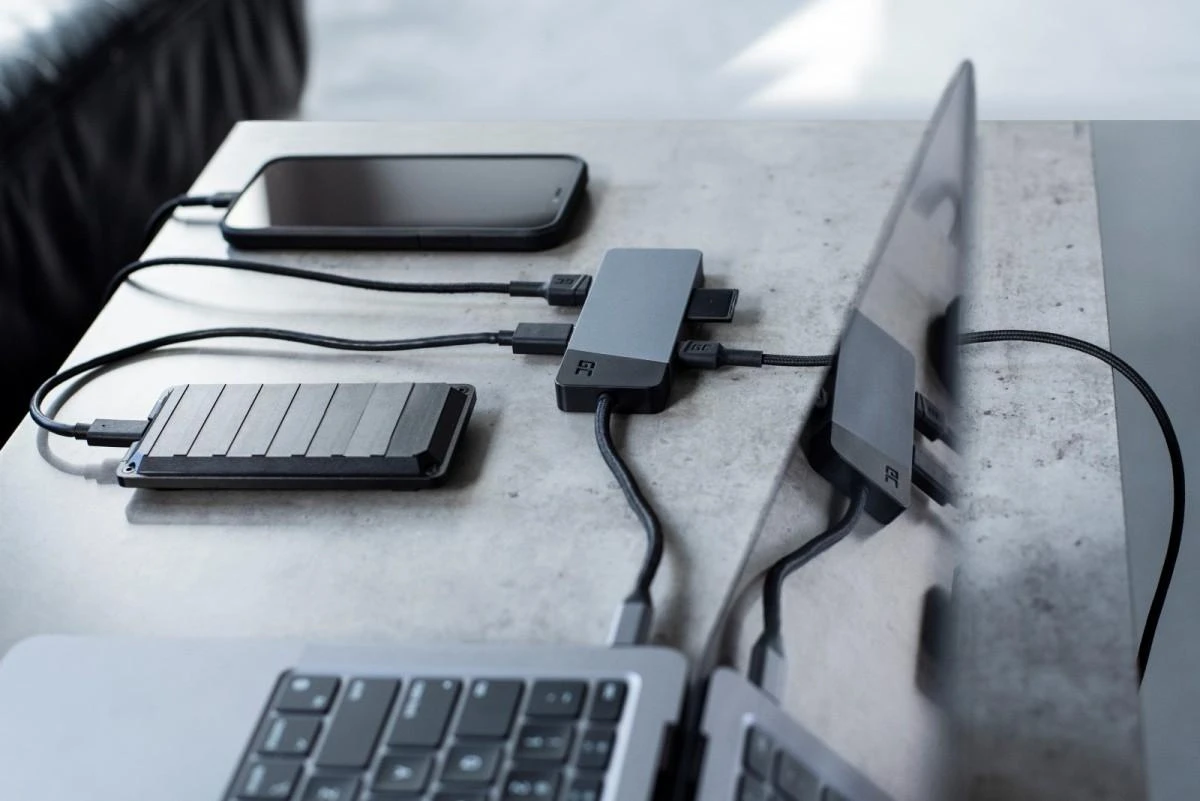 Green Cell USB-C šakotuvas su prijungtais įrenginiais