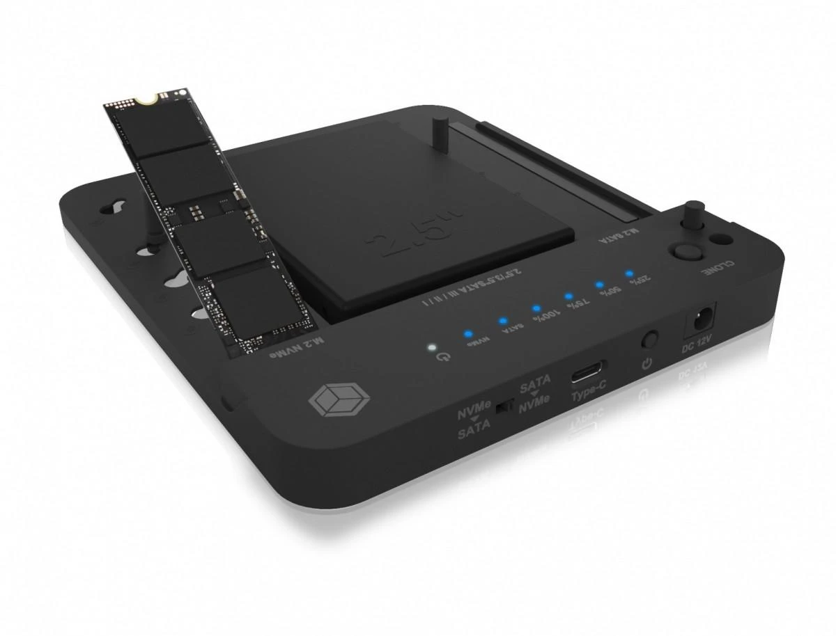 „Raidsonic Icy Box IB-2915MSCL-C31“ prijungimo stotelė ir „CloneStation“, skirta M.2 NVMe ir M.2 SATA SSD ir 2,5 colio / 3,5 colio SATA SSD / HDD