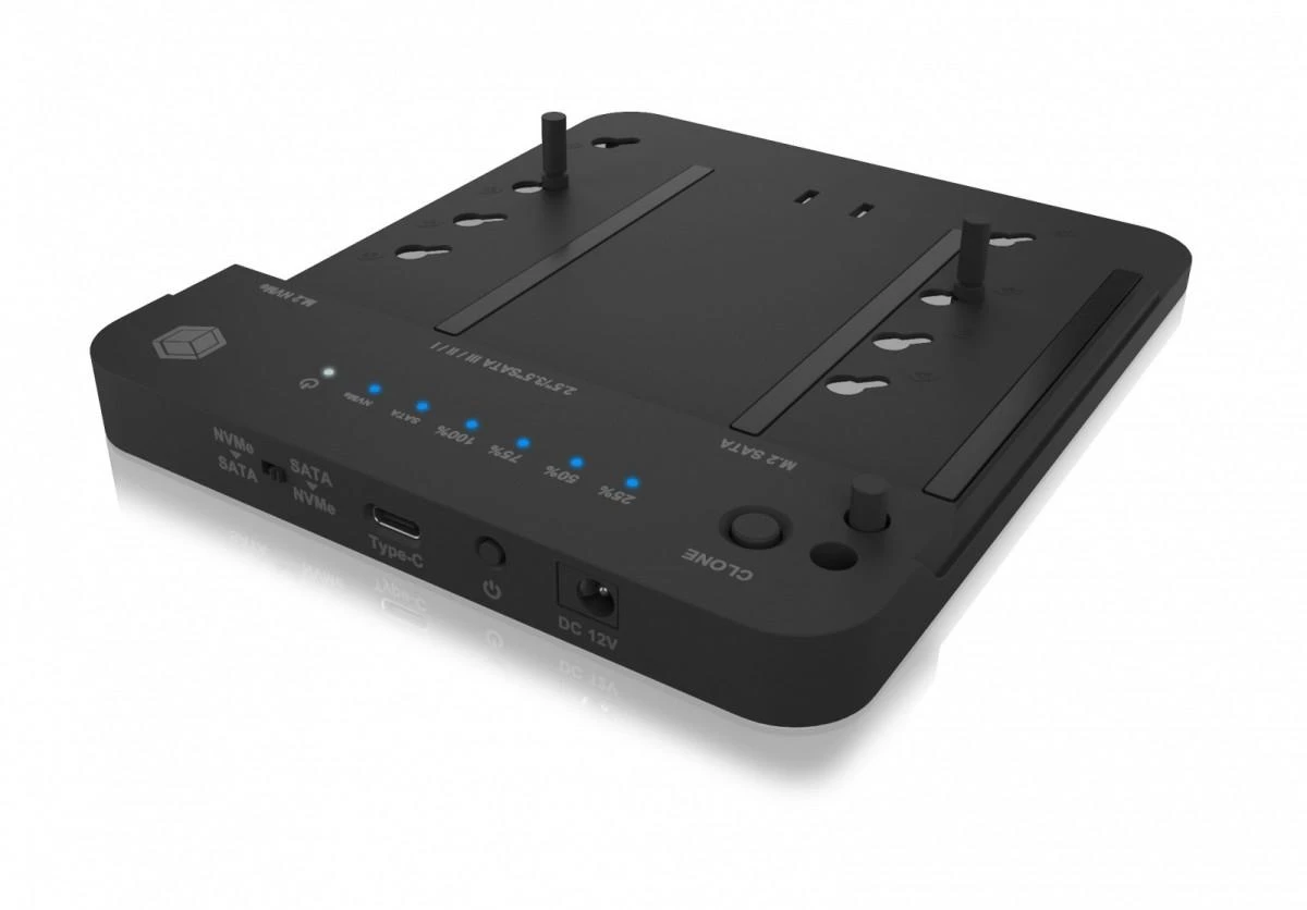 „Raidsonic Icy Box IB-2915MSCL-C31“ prijungimo stotelė ir „CloneStation“, skirta M.2 NVMe ir M.2 SATA SSD ir 2,5 colio / 3,5 colio SATA SSD / HDD
