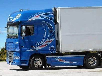 Italeri DAF XF105 Space America vilkiko modelis 1/24