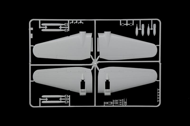 Italeri plastikinis modelis Heinkel He 111H Battle of Britain 80th, Color