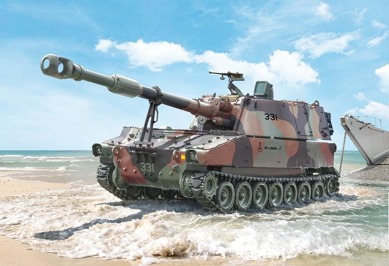 Italeri M109 A2/A3/G savaeigė haubica 1/35 plastikinis rinkinys 6589