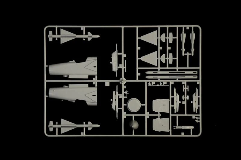 Italeri MiG-27 Flogger D 1/48 plastikinis lėktuvo modelis (2817)