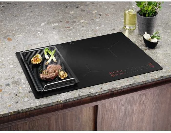 80cm pločio indukcinė kaitlentė Electrolux EIS82453