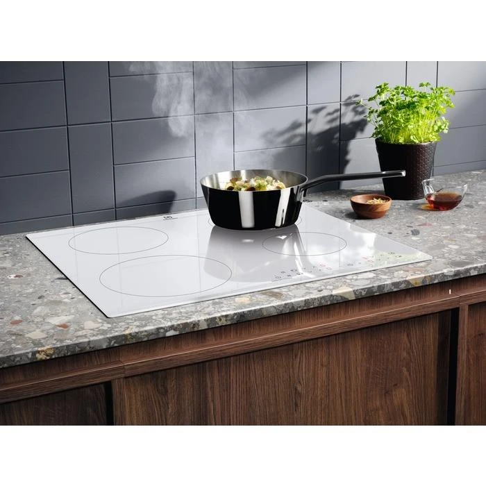 Indukcinė kaitlentė Electrolux LIR60430BW (4 kaitvietės, spalva balta)