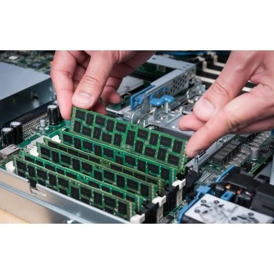 DDR4 atminties įdiegimas į pagrindinę plokštę