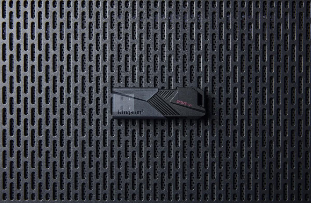KINGSTON 64GB DataTraveler Exodia Onyx
