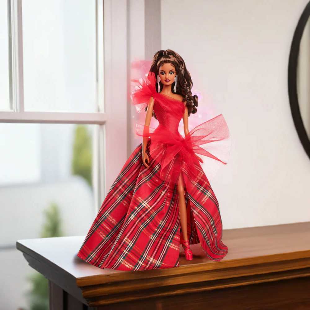 Mattel Lėlė Barbie Signature 2024 Holiday su languota suknele