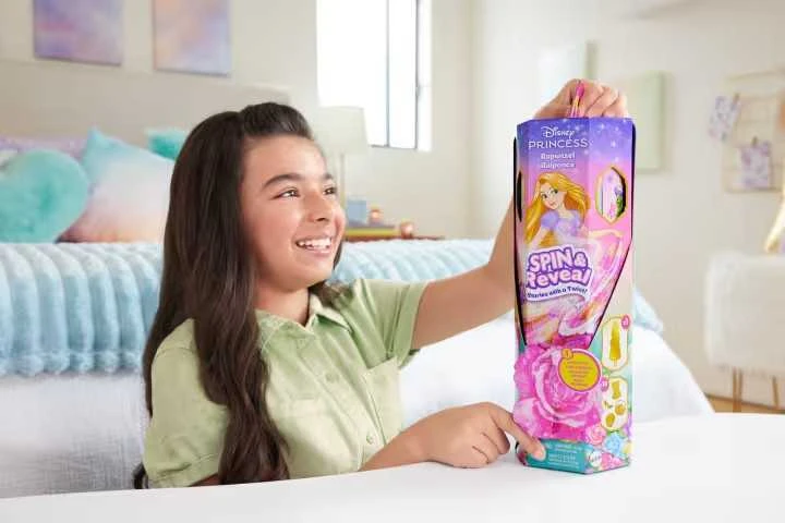 Mattel DISNEY PRINCESS SPIN and REVEAL Auksaplaukės siurprizų rinkinys (HTV86)