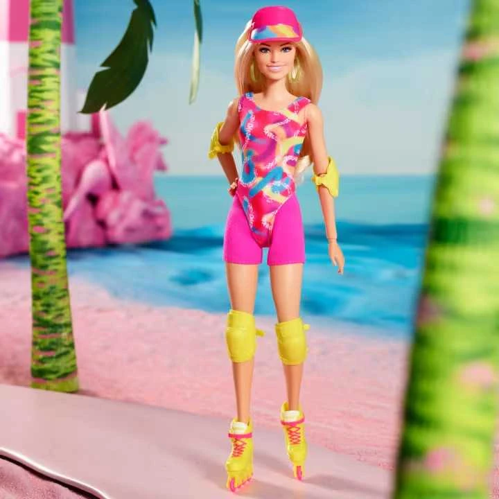 Mattel Kolekcinė BARBIE filmo Roller-Skating lėlė su riedučiais (HRB04)