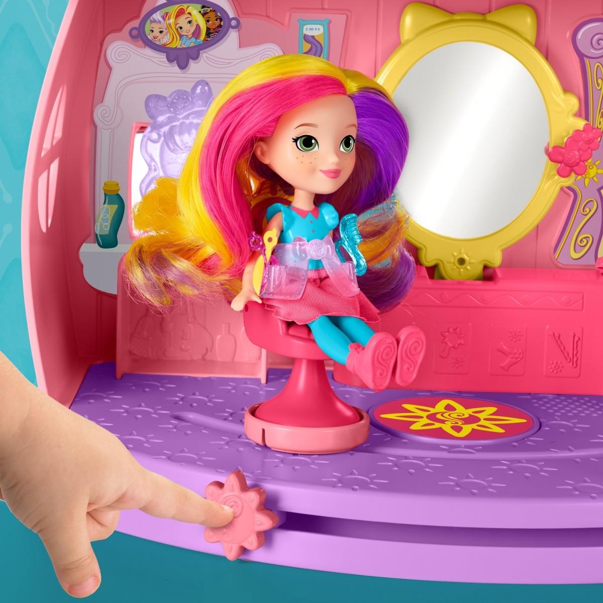 „Barbie Sunny Day Sunny“ grožio salonas (GKT65)
