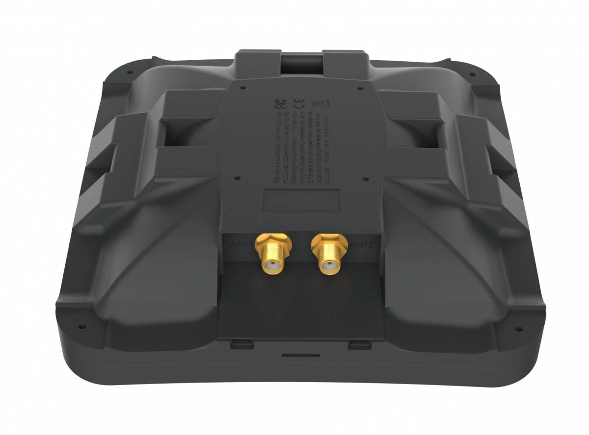 MIKROTIK MTAO-LTE-5D-SQ Mikrotik mANT LTE 5o - 5dBi LTE antena su 2 x SMA jungtimis