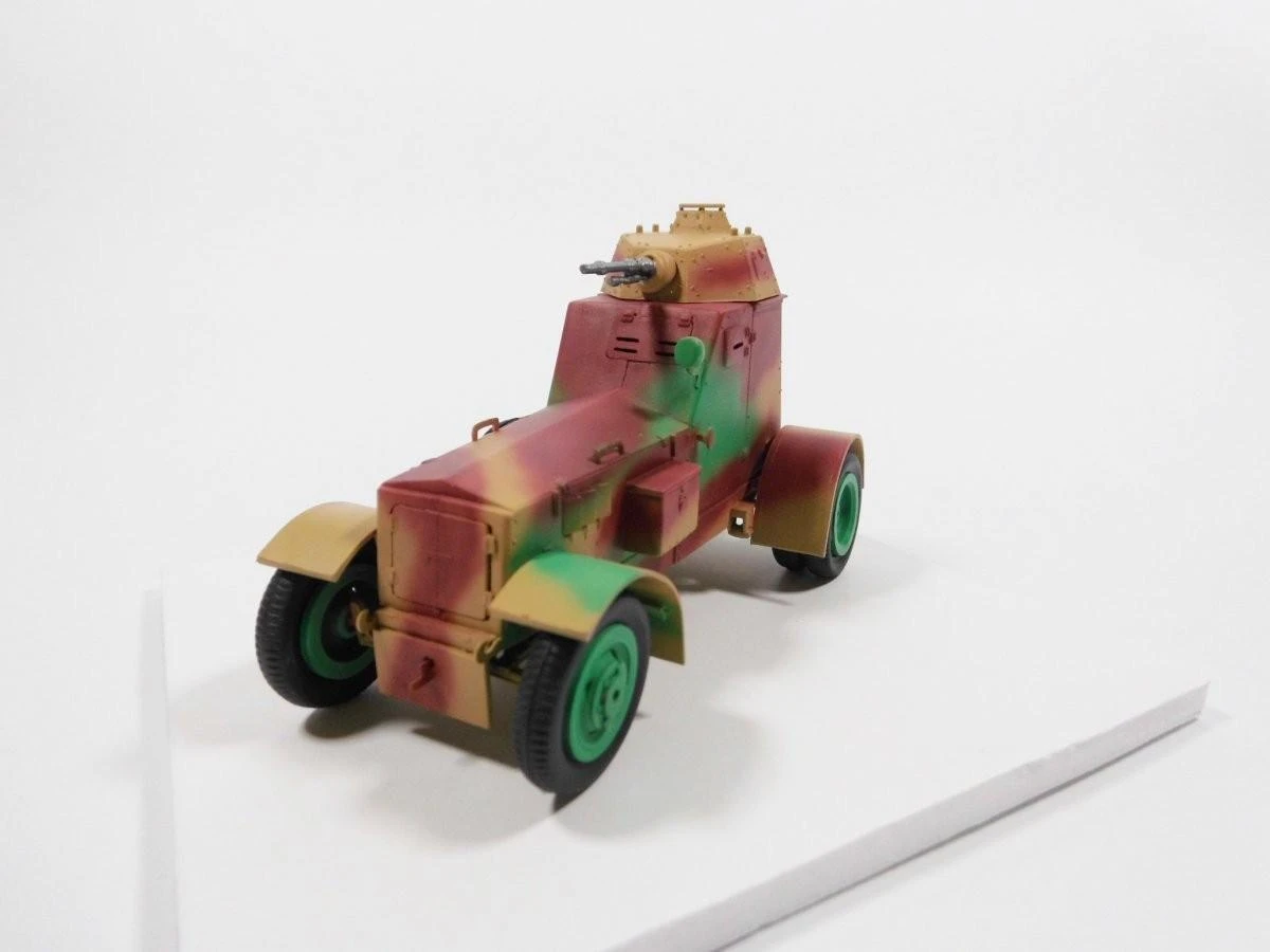 Mirage Karinės mašinos modelis
