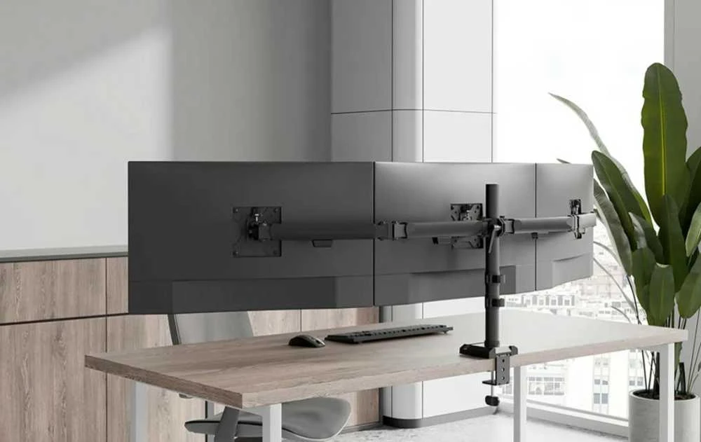 NEOMOUNTS NERO TRIPLE FLAT SCREEN DESK MOUNT (TELEFONO LAIKIKLIS + GREITO TVIRTINIMO SPAUSTUVAS/ANGA)