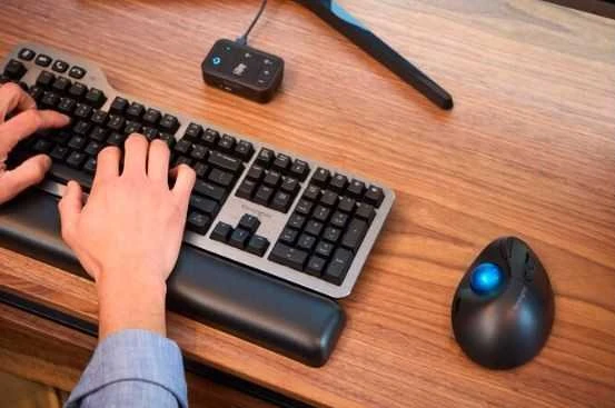 Kensington ProFit Ergo TB450 Trackball Belaidė pelė, RF belaidė + Bluetooth, 1600 DPI, Juodas/Mėlyna