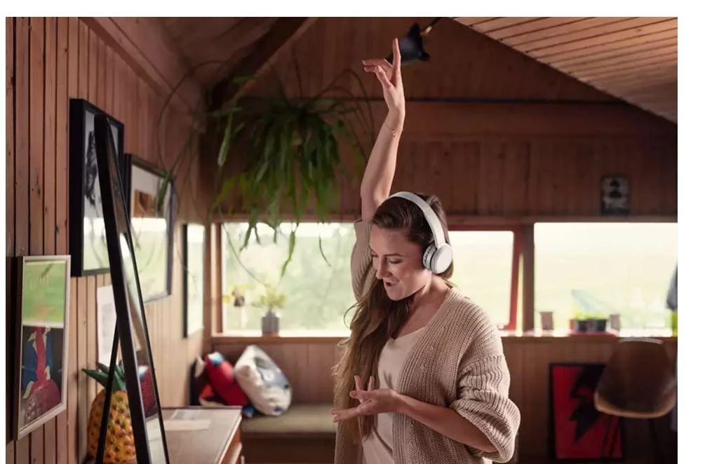 Ant ausų dedamos belaidės ausinės Philips TAH4205WT/00, Baltos
