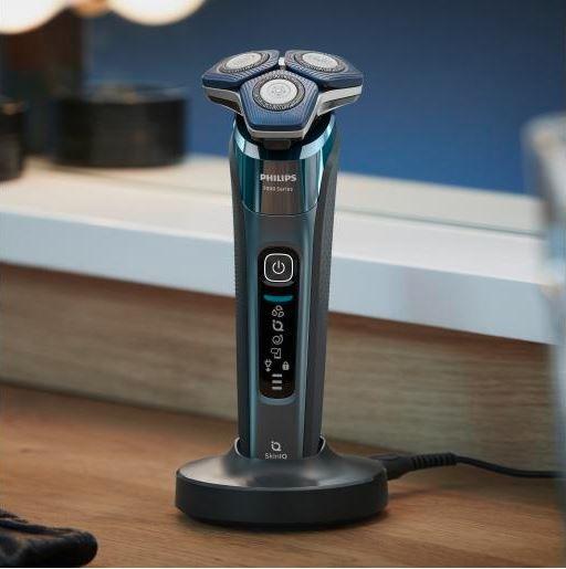 Philips S7882/55 barzdaskutė ant įkrovimo stovo
