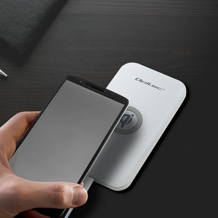 QOLTEC 51842 Qoltec indukcinis belaidis įkroviklis | Qualcomm QuickCharge 3.0 | 10W | baltas