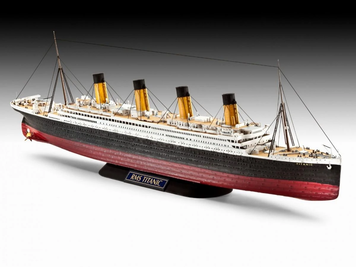 Revell – RMS Titanikas, 1/700 05210