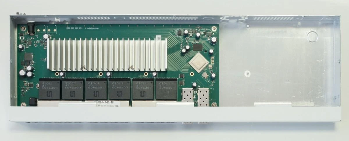 MikroTik | Cloud Maršrutizatorius Switch CRS326-24G-2S+RM | Tvarkoma L3 | Montuojamas ant stovo | Gigabit Ethernet (vario) jungtys kiekis 24 | SFP+ jungtys kiekis 2 | 12 mėn.