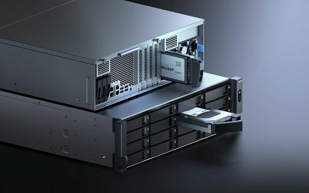 Qnap TS-h2287XU failų serveris (TS-H2287XU-RP-E2336-32G)