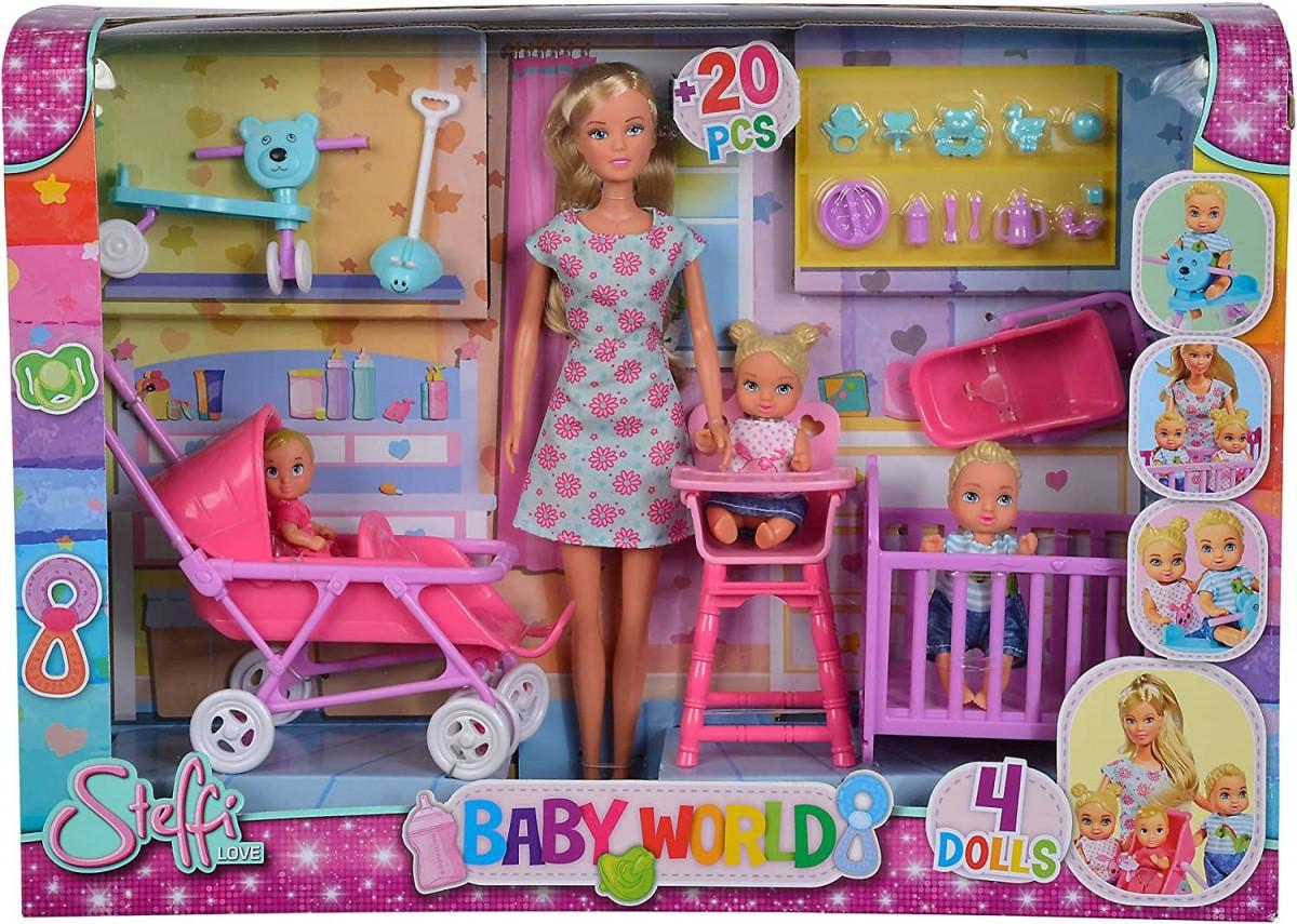 Simba Steffi Love Mama Doll vaiko kambaryje, kuriame yra 3 vaikai 28 elementai.