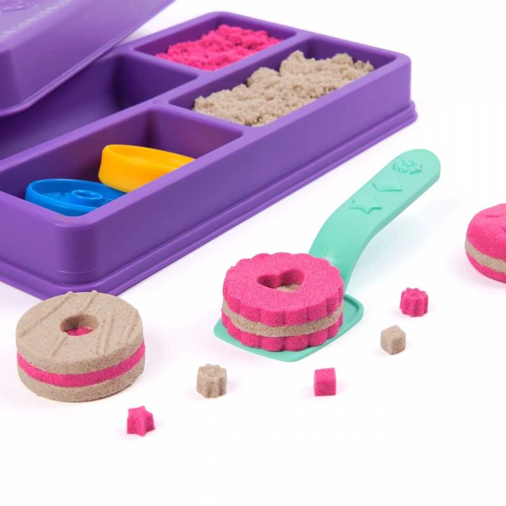 Spin Master Kinetic Sand Kinetinis smėlis – sausainių dėžutė – (6071549)