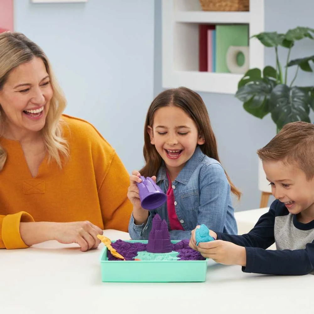 Spin Master Kinetic Sand Kinetinis smėlis – smėlio dėžės rinkinys – violetinė (6067477)