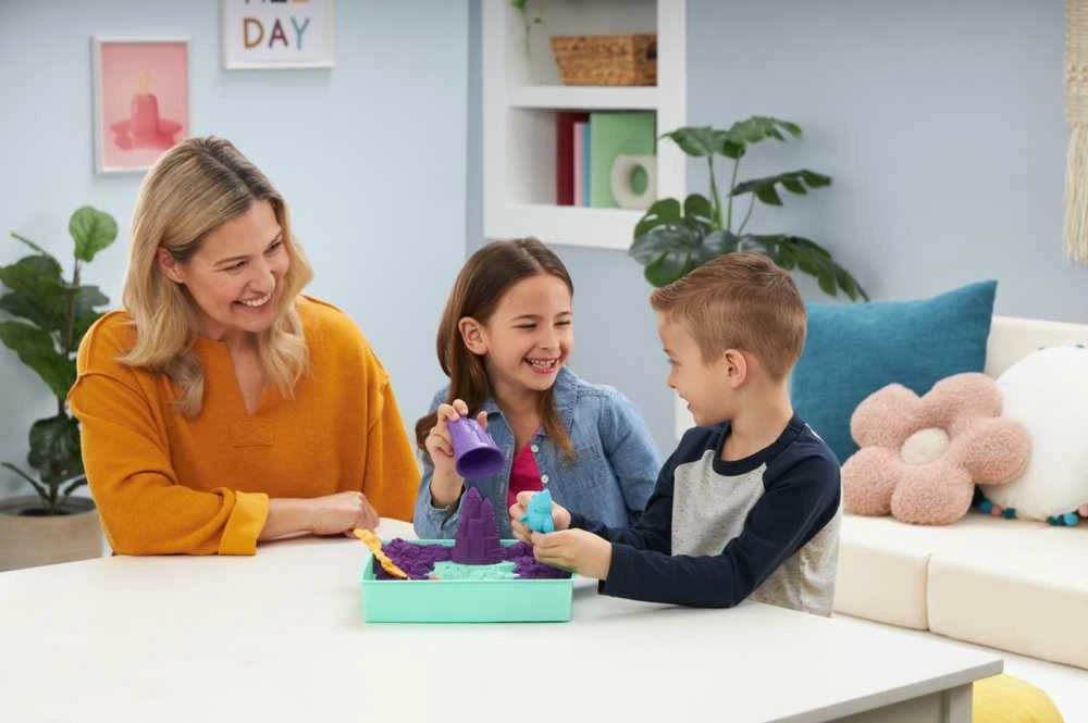 Spin Master Kinetic Sand Kinetinis smėlis – smėlio dėžės rinkinys – violetinė (6067477)