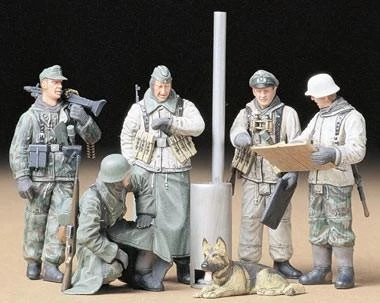 Tamiya Vokiečių kareiviai lauko pasitarime 1/35 figūrėlių rinkinys 35212