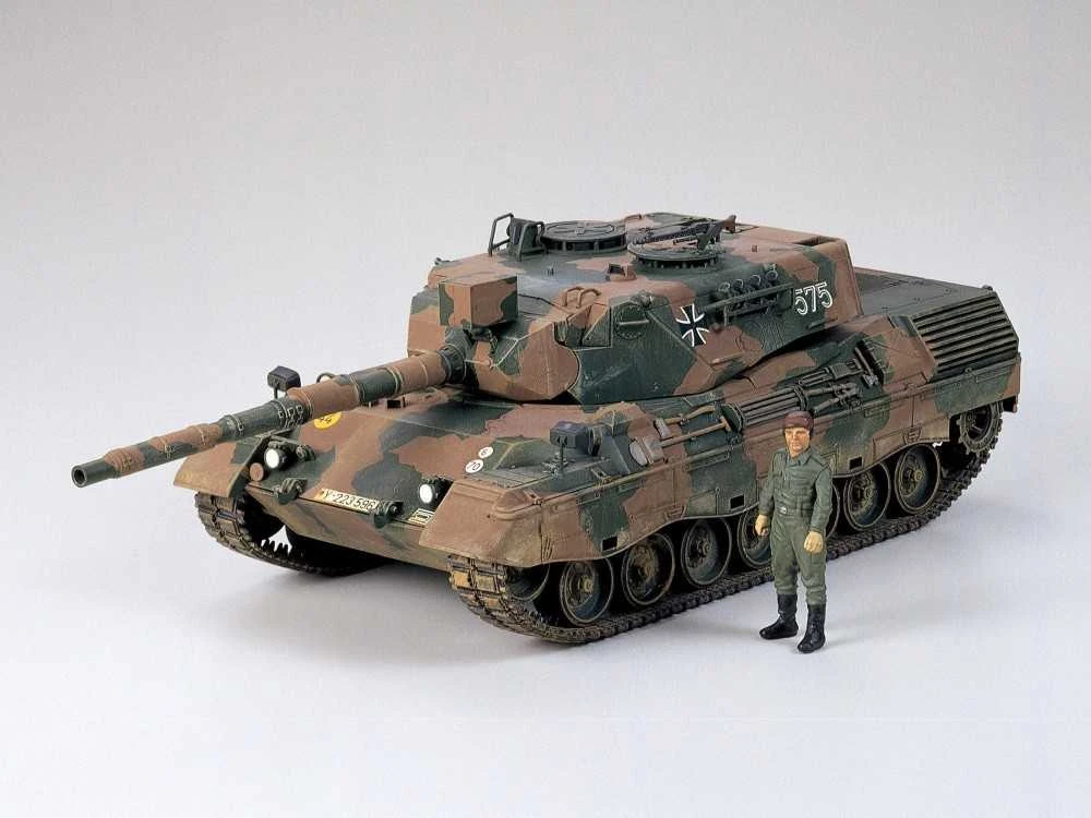 Plastikinis surenkamas modelis Tamiya West German Leopard A4