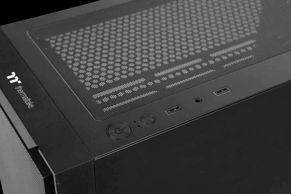 Thermaltake XM1 TG Juodas