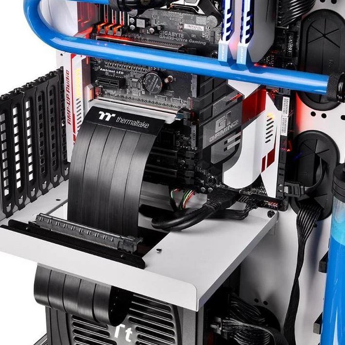 Thermaltake Riser PCI-e X16 Premium 300mm juosta